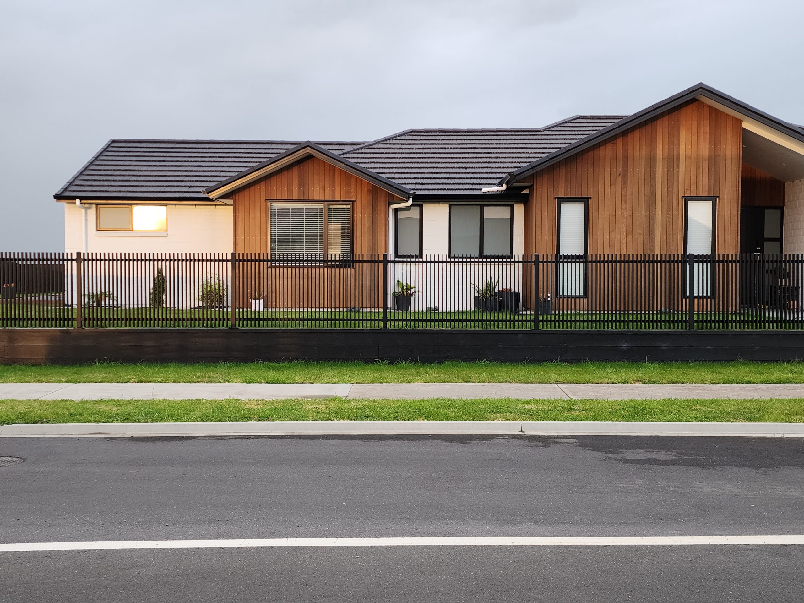 Modern Fence Supplies 3D Vertical Bar Panels