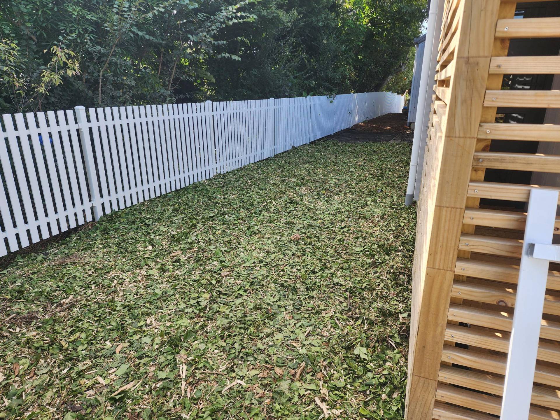 Modern Fence Supplies Picket Style White Fence